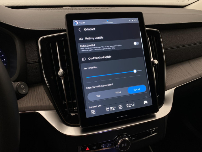 Volvo XC90 B5 AWD AUT BRIGHT PLUS na operativní leasing