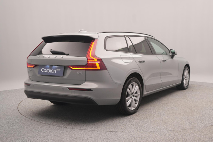 Volvo V60 B4 AUT CORE na operativní leasing