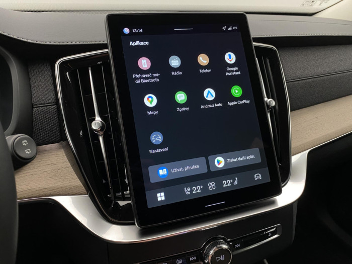 Volvo XC90 T8 AWD RECHARGE DARK PLUS 7m na operativní leasing