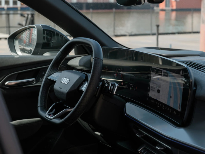 Audi Q3 1.5 TFSI 110 kW Benzín Automatická převodovka na operativní leasing