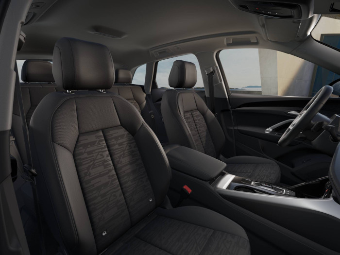 Audi Q5 3.0 TDI 220 kW quattro STR na operativní leasing