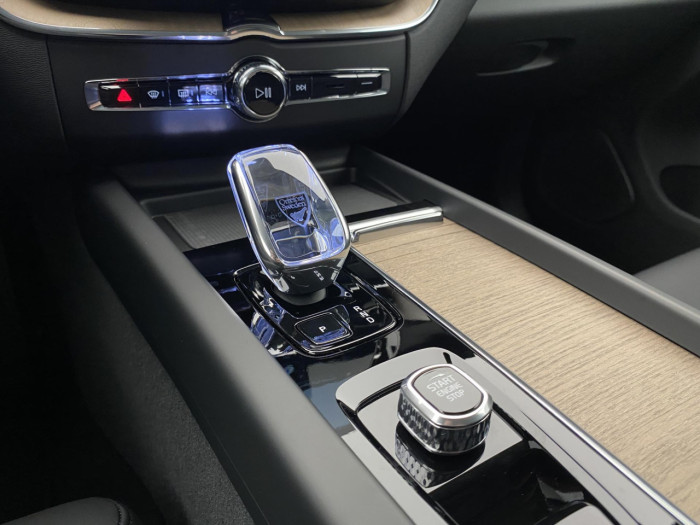 Volvo XC60 T6 AWD AUT BRIGHT PLUS na operativní leasing