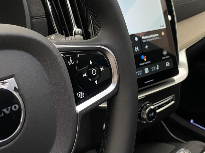 Volvo XC90 T8 AWD RECHARGE DARK PLUS 7m na operativní leasing