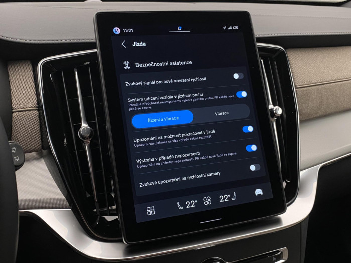 Volvo XC90 B5 AWD AUT CORE 7míst na operativní leasing