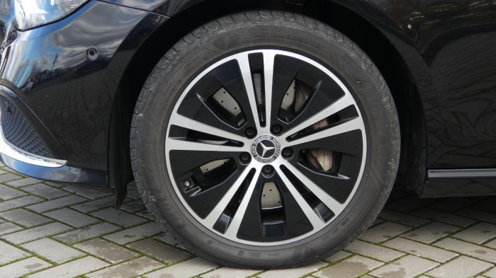 Mercedes-Benz Třídy E 400d 4MATIC Avantgarde na operativní leasing