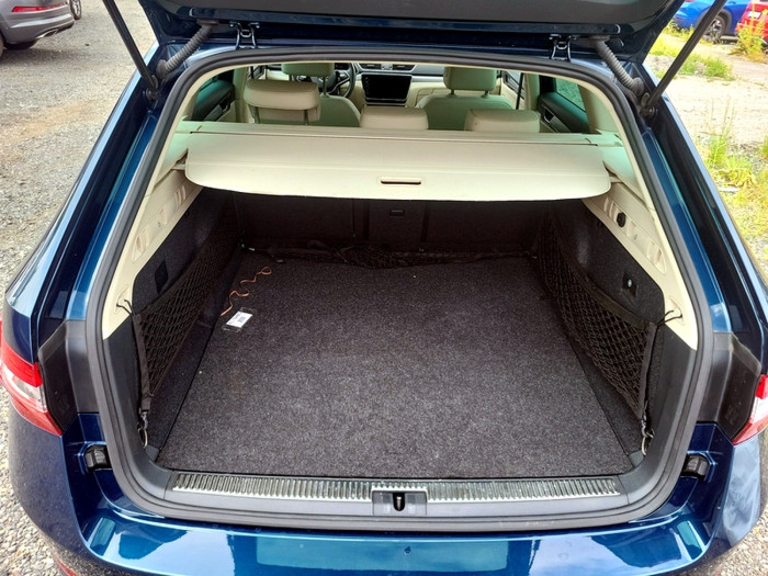 Škoda Superb Combi Style 1.4 PHEV160 kW DSG na operativní leasing