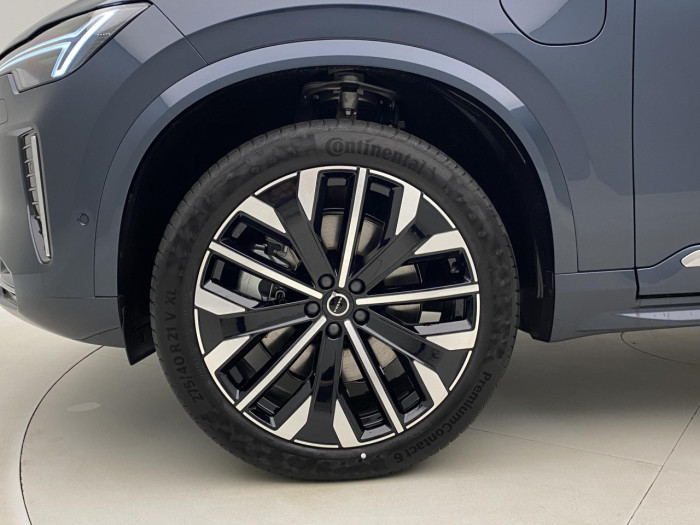 Volvo XC90 T8 AWD Plug-in BRIGHT PLUS 7m na operativní leasing