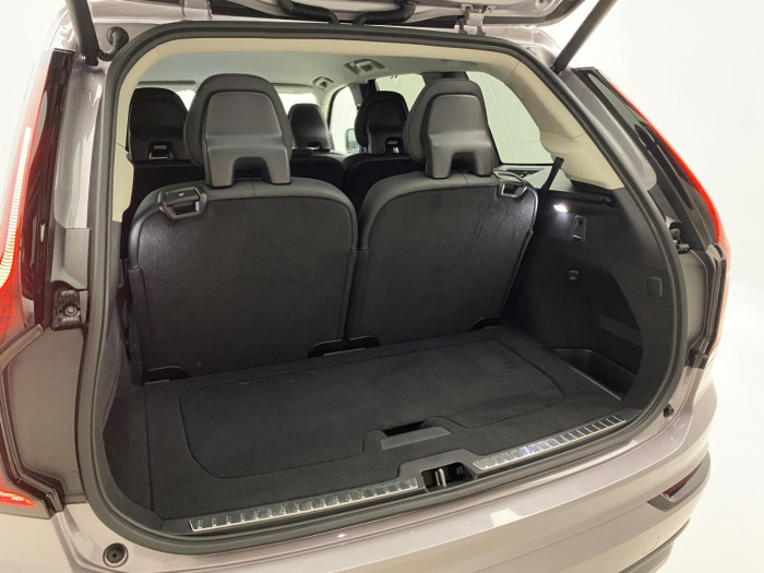 Volvo XC90 T8 AWD RECHARGE DARK PLUS 7m na operativní leasing