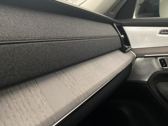 Volvo XC90 B5 AWD AUT DARK PLUS na operativní leasing