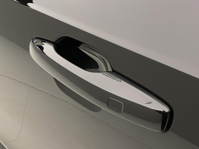 Volvo XC90 B5 AWD BLACK EDITION PLUS 7 na operativní leasing