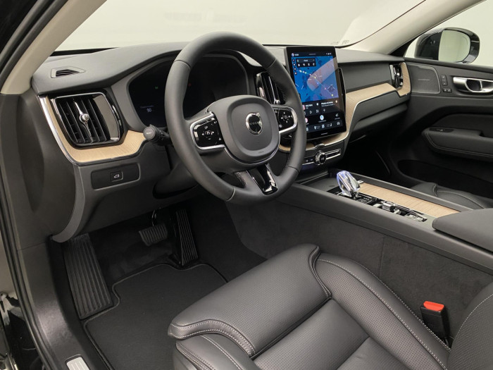 Volvo XC60 B5 AWD AUT BRIGHT PLUS na operativní leasing