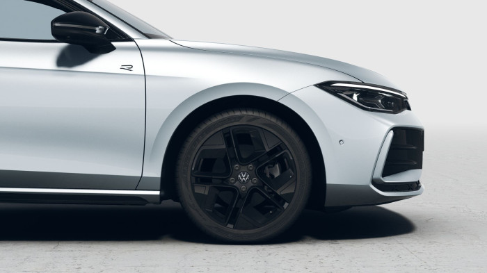 Volkswagen Passat R-Line 2,0 TSI 150 kW na operativní leasing