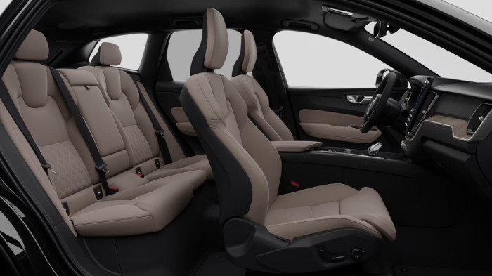 Volvo XC60 B5 AWD AUT DARK PLUS na operativní leasing