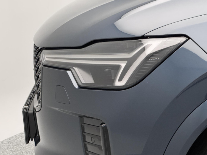 Volvo XC90 B5 AWD AUT DARK PLUS 7míst na operativní leasing