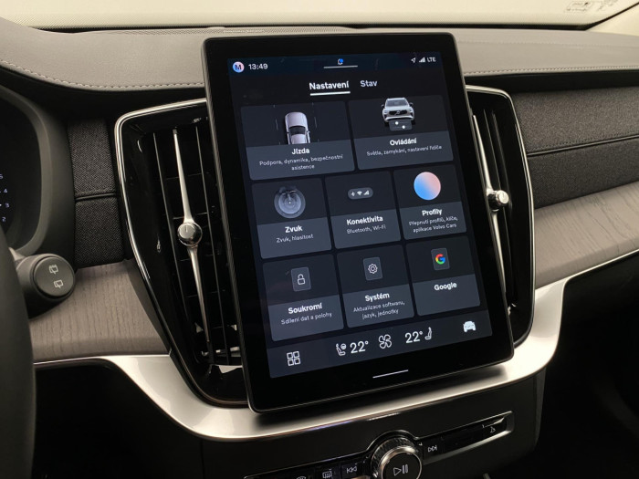 Volvo XC90 B5 AWD AUT DARK PLUS 7míst na operativní leasing
