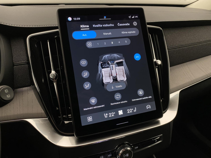 Volvo XC90 T8 AWD RECHARGE DARK PLUS 7m na operativní leasing