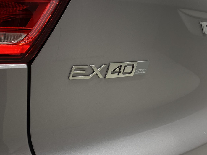 Volvo EX40 SINGLE MOTOR EXTENDED PLUS na operativní leasing