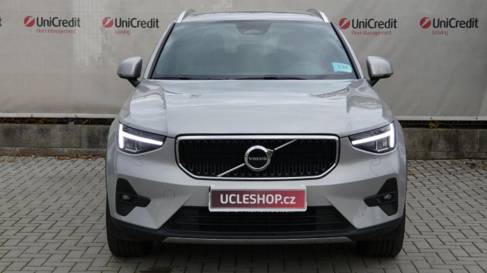 Volvo XC40 B4 FWD Core DCT na operativní leasing