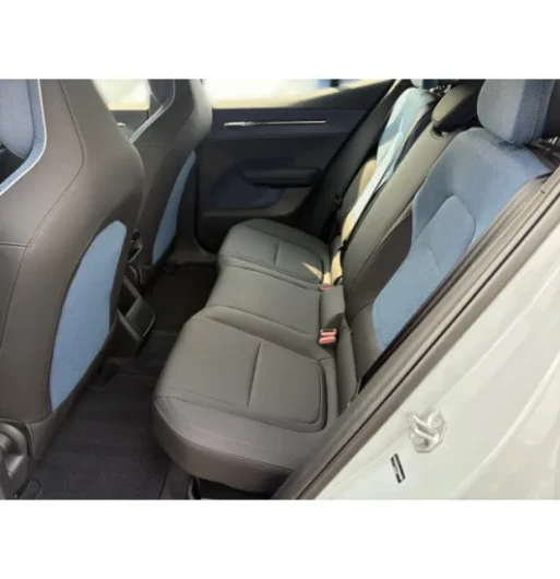 Volvo EX30 Twin M. Perf. Plus na operativní leasing