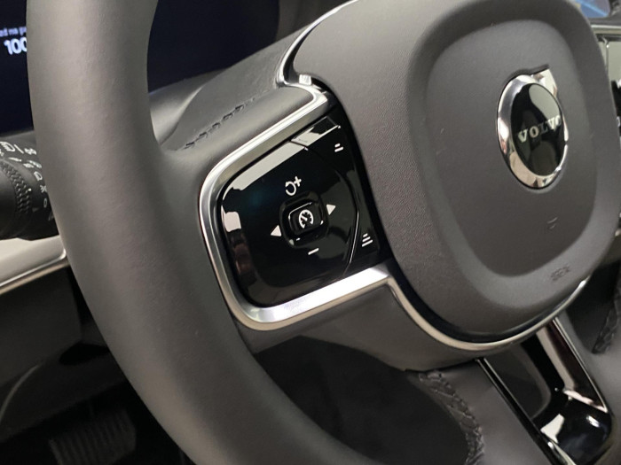 Volvo XC90 B5 AWD AUT CORE 7míst na operativní leasing
