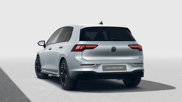 Volkswagen Golf R-Line People 1,5 eTSI 7DSG mHEV na operativní leasing