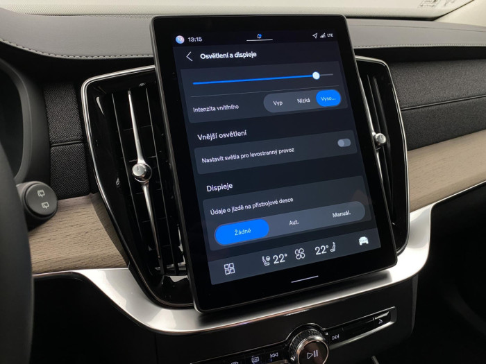 Volvo XC90 T8 AWD RECHARGE DARK PLUS 7m na operativní leasing