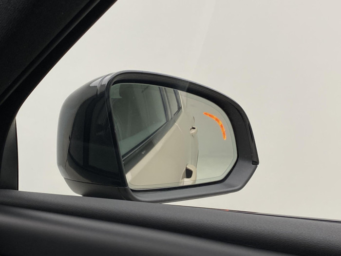 Volvo XC40 B3 AUT DARK PLUS na operativní leasing