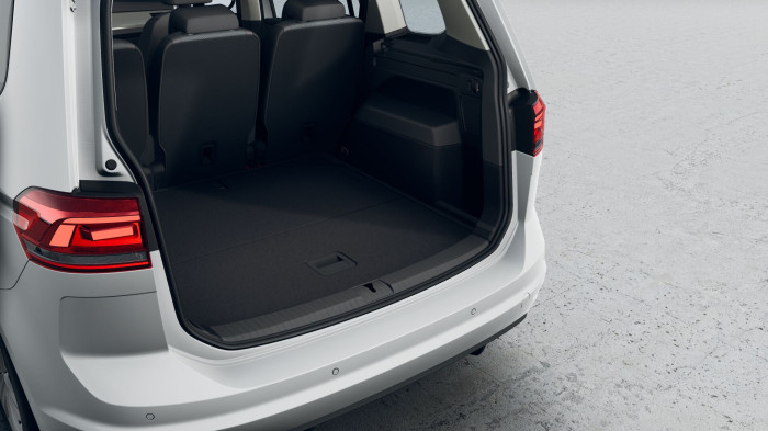 Volkswagen Touran 1,5 TSI 110 kW EVO2 6G na operativní leasing