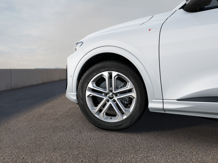 Audi Q5 Sportback TDI quattro 150 kW na operativní leasing