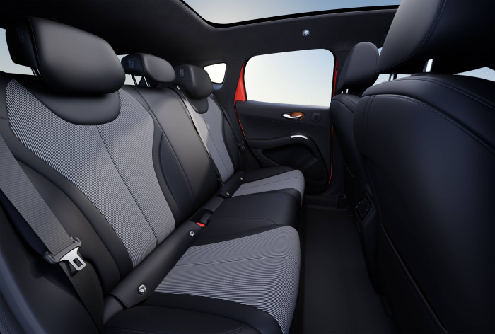 BYD DOLPHIN G DM-i Comfort 1,5 / 156kW na operativní leasing