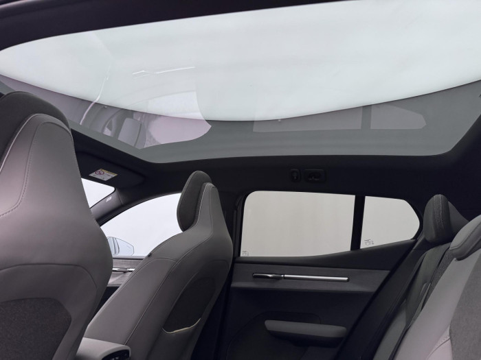 Volvo EX30 PURE ELECTRIC EXTENDED ULTRA na operativní leasing