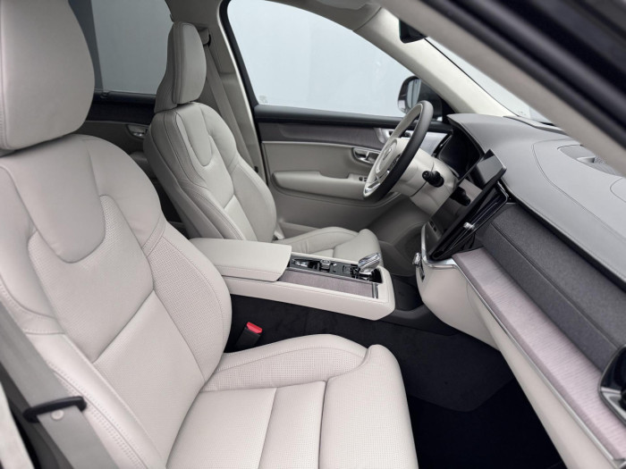 Volvo XC90 B5 AWD AUT BRIGHT ULTRA 7 míst na operativní leasing