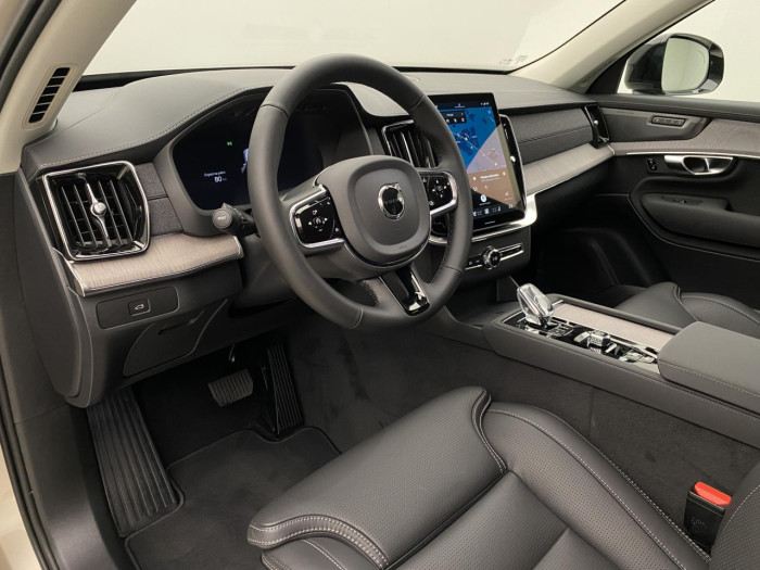 Volvo XC90 B5 AWD AUT DARK PLUS 7míst na operativní leasing