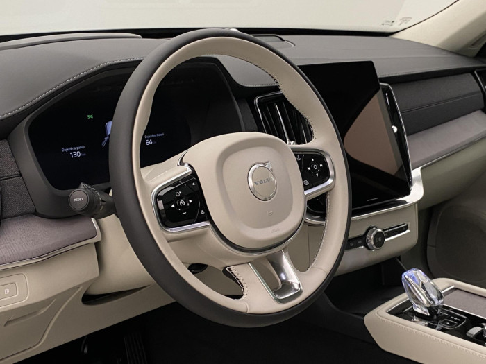 Volvo XC90 T8 AWD Plug-in DARK ULTRA na operativní leasing