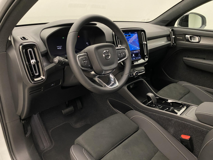 Volvo EC40 BLACK EDITION SINGLE EXT ULTRA Edition na operativní leasing