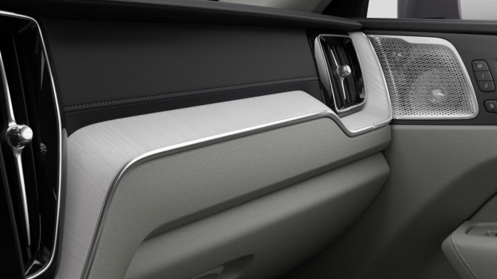 Volvo XC60 B5 AWD AUT BRIGHT ULTRA na operativní leasing
