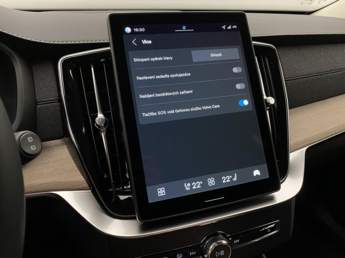 Volvo XC90 T8 AWD RECHARGE BRIGHT PLUS 7m na operativní leasing