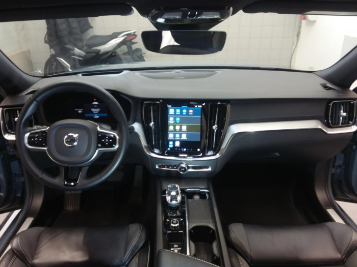 Volvo S60 B5 AWD Ultimate Dark na operativní leasing