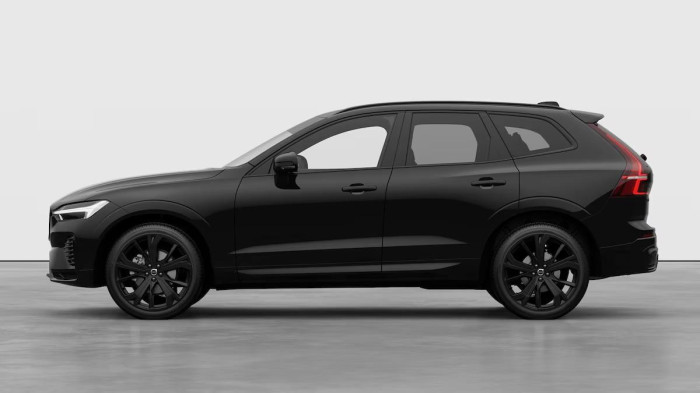 Volvo XC60 B5 AWD AUT PLUS BLACK EDITION na operativní leasing