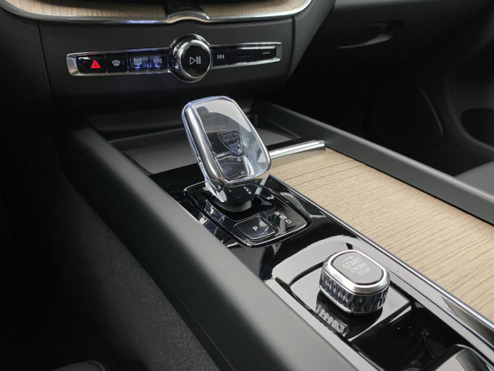 Volvo XC60 B5 AWD AUT BRIGHT PLUS na operativní leasing