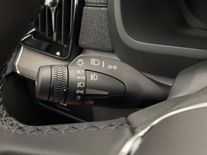 Volvo XC90 B5 AWD AUT DARK PLUS 7míst na operativní leasing