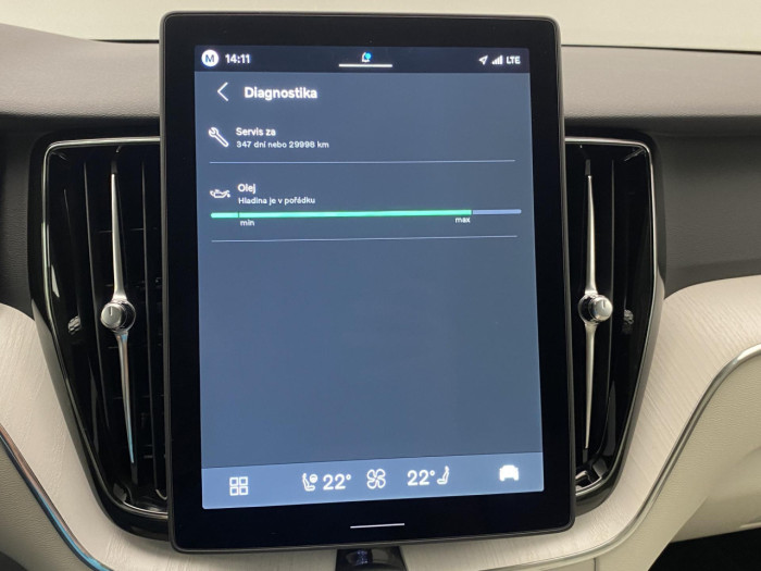 Volvo XC60 B5 AWD AUT DARK PLUS na operativní leasing