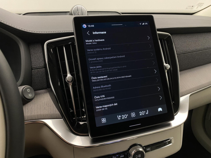 Volvo XC90 T8 AWD Plug-in BRIGHT PLUS 7m na operativní leasing