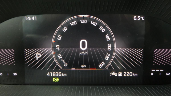 Škoda Karoq 2.0 TDI Ambition DSG na operativní leasing
