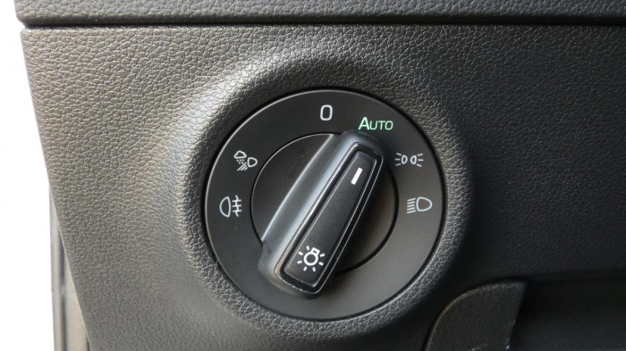 Škoda Karoq 1,5 TSI Sportline na operativní leasing