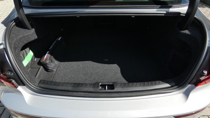 Volvo S60 B5 AWD Ultimate Dark na operativní leasing