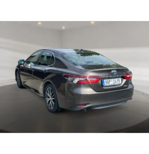 Toyota Camry 2.5 Hybrid Prestige AT na operativní leasing