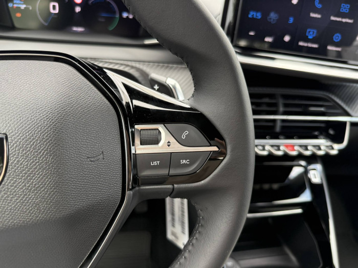 Peugeot 2008 ALLURE Hybrid 1,2 145 e-DCS6 / 107kW na operativní leasing