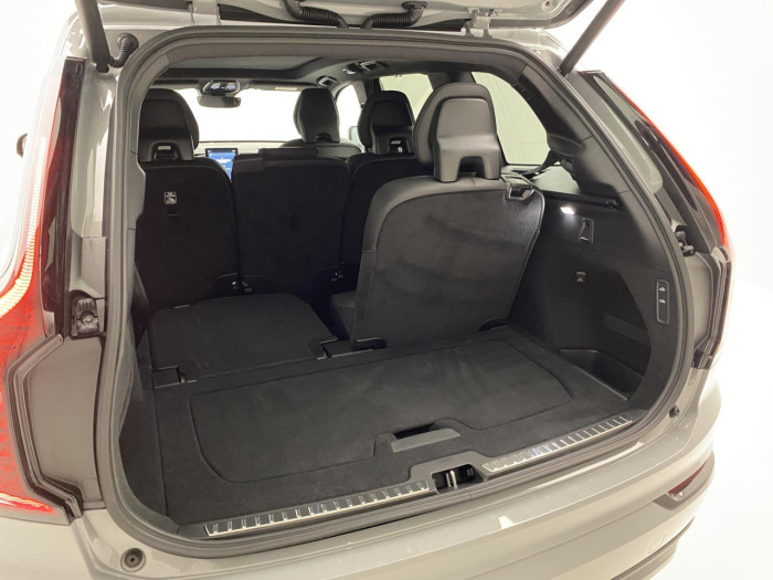 Volvo XC90 B5 AWD BLACK EDITION PLUS 7 na operativní leasing