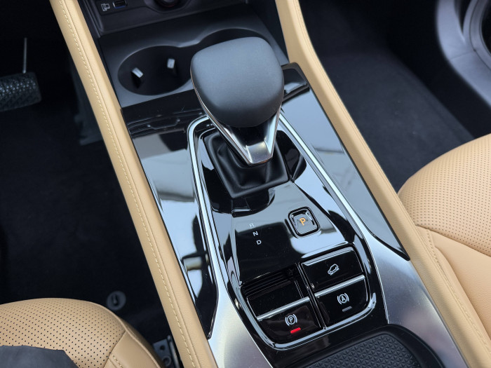 MG HS EXCLUSIVE HEV 1,5TGI / 165kW na operativní leasing